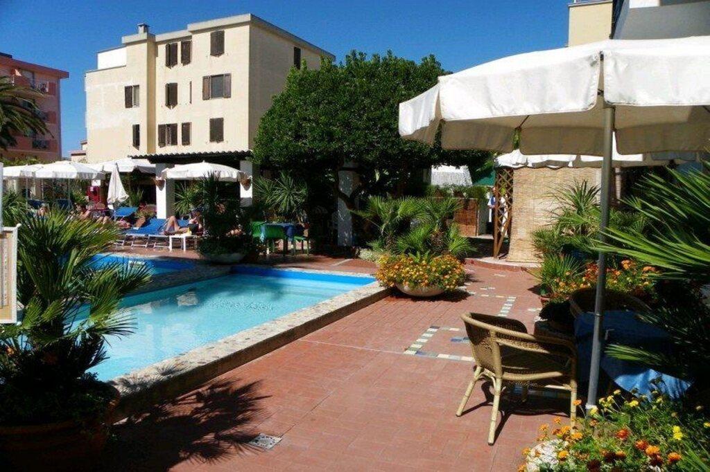 hotel image 10