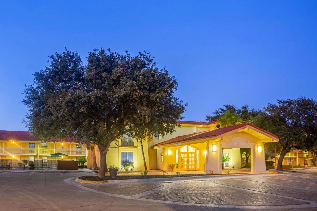 hotel image 8