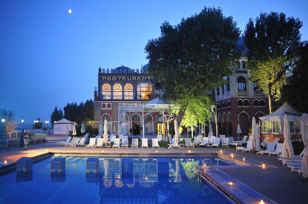 hotel image 10