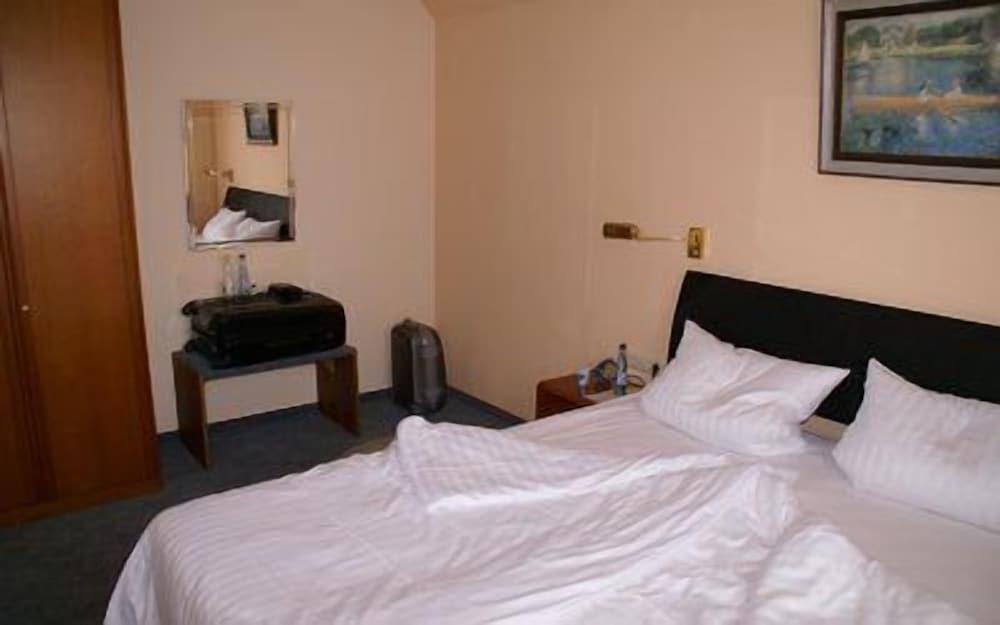 hotel image 12