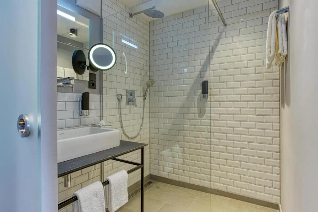 hotel image 16
