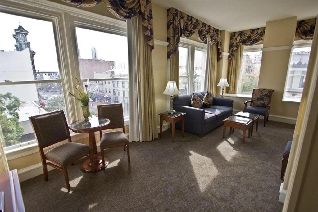 hotel image 16