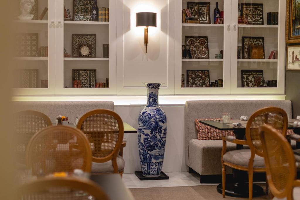 hotel image 16