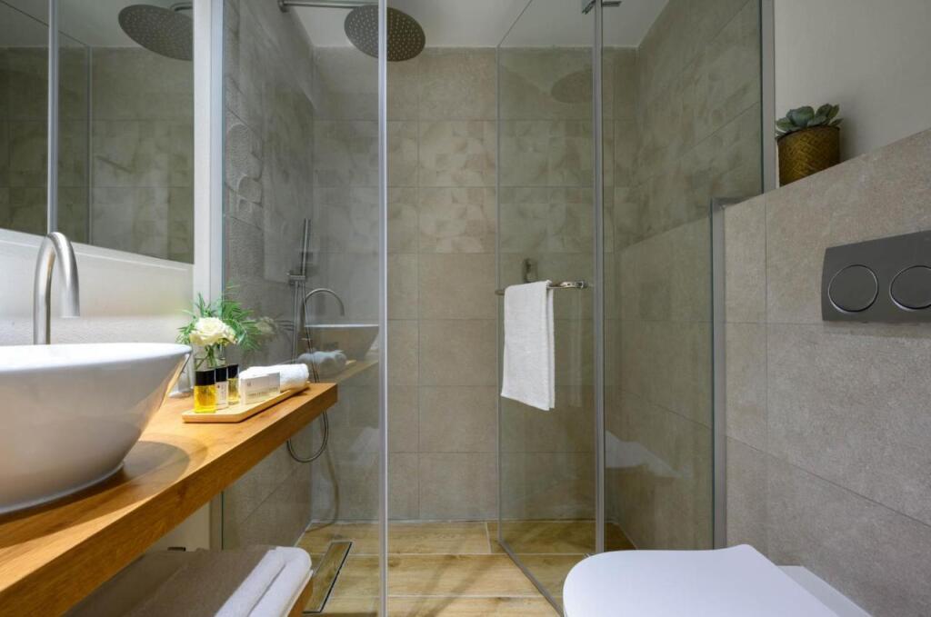 hotel image 16