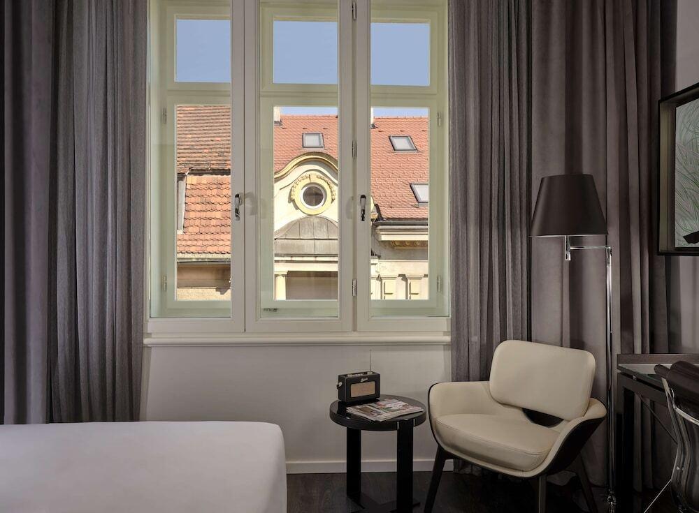 hotel image 11