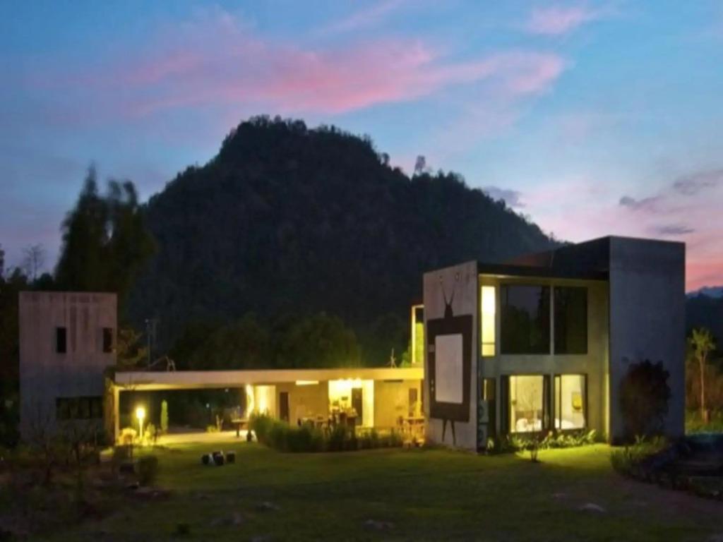 hotel image 12
