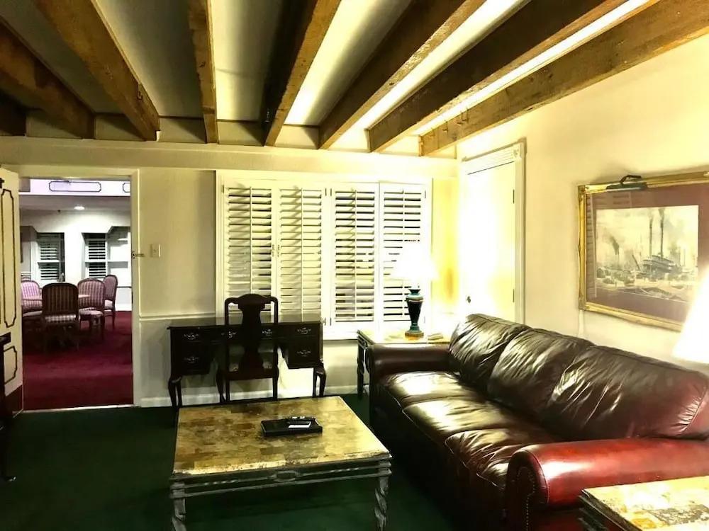 hotel image 10