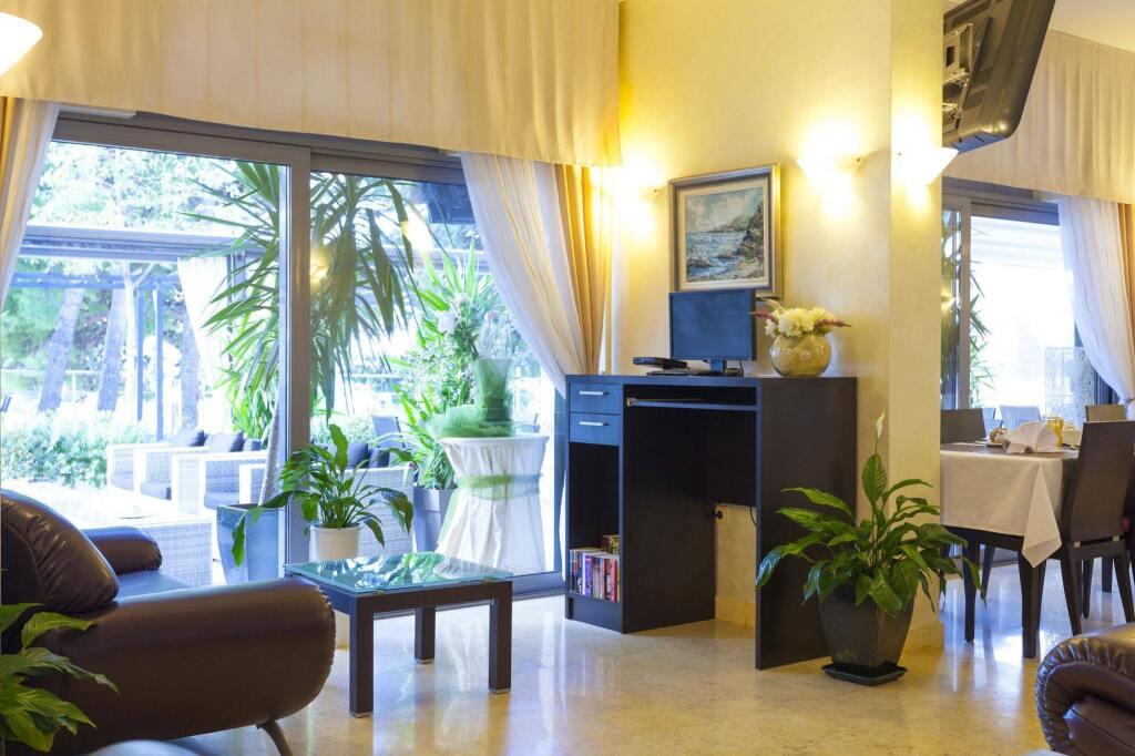 hotel image 10