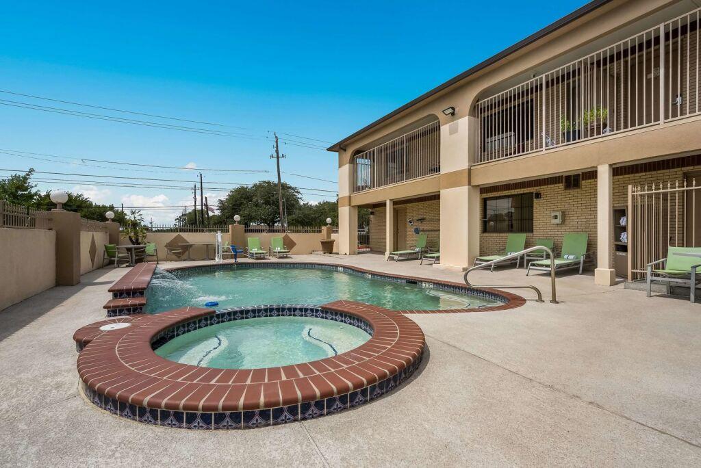 hotel image 13