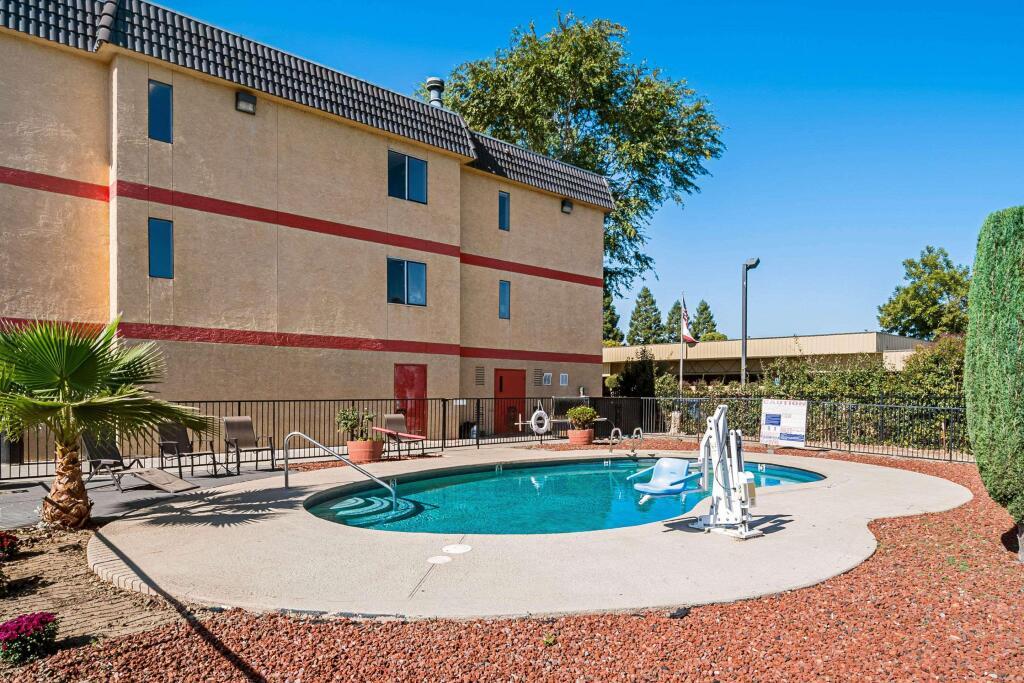 hotel image 16