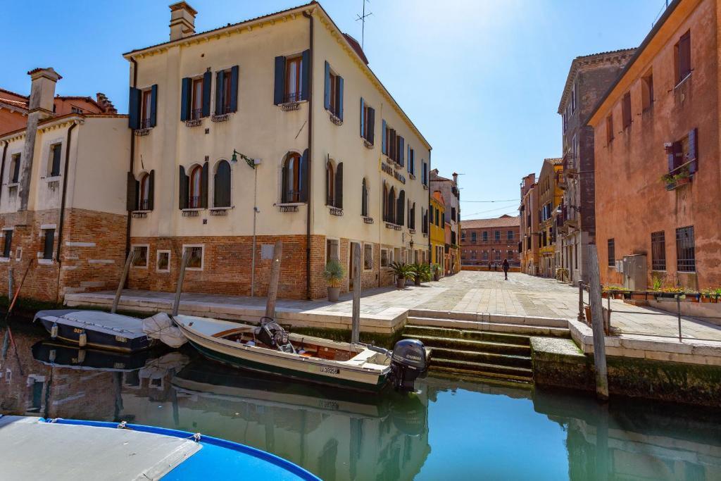 hotel image 12