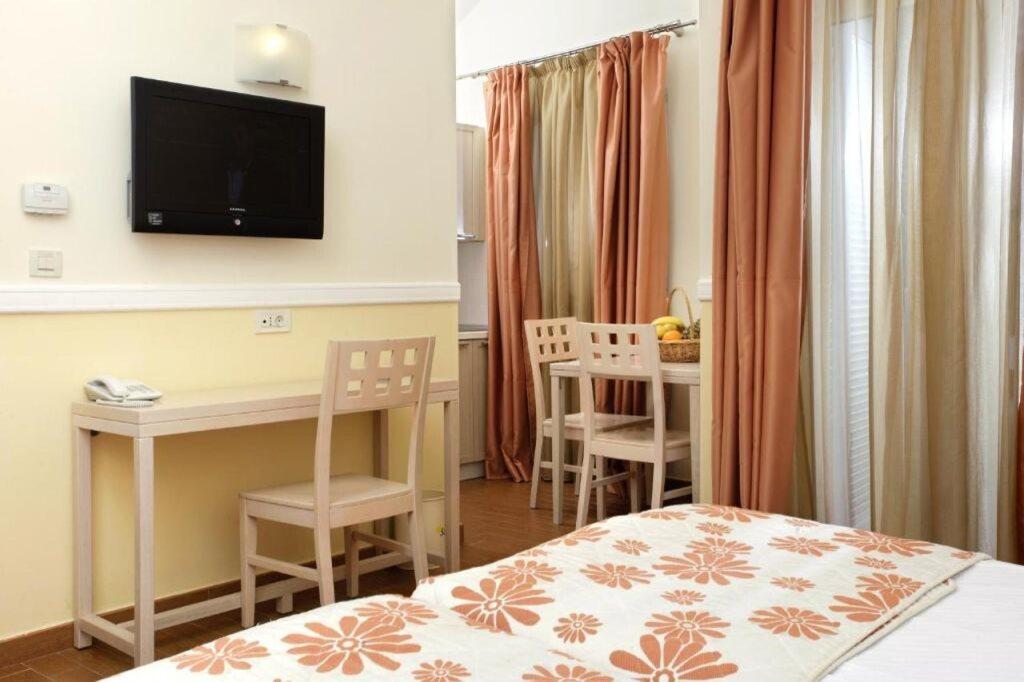 hotel image 10