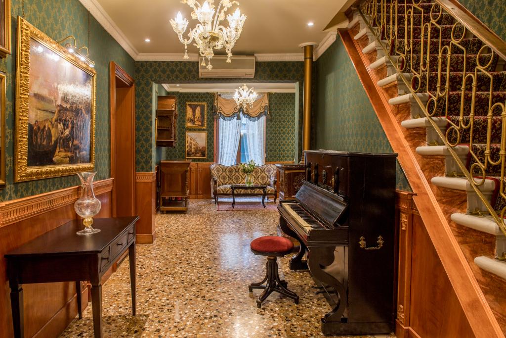 hotel image 12