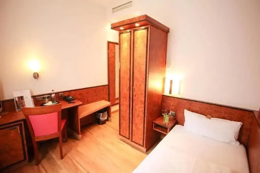 hotel image 16