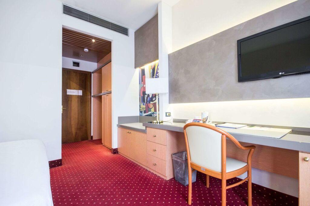 hotel image 16