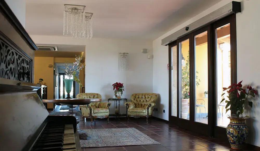 hotel image 10