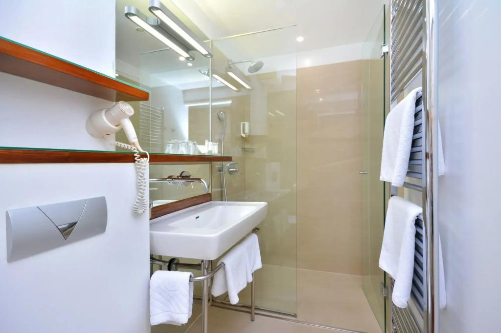hotel image 16