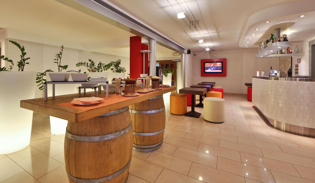 hotel image 10
