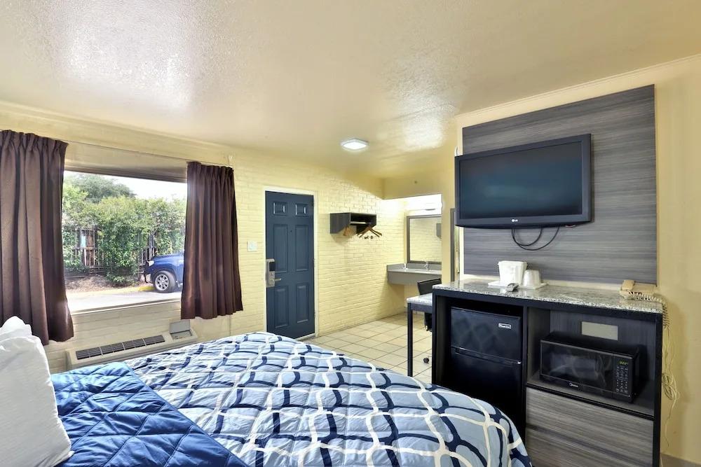 hotel image 10