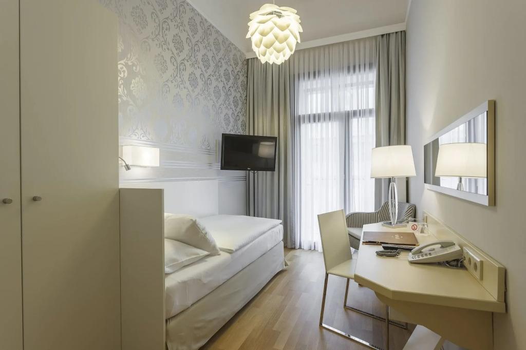 hotel image 13