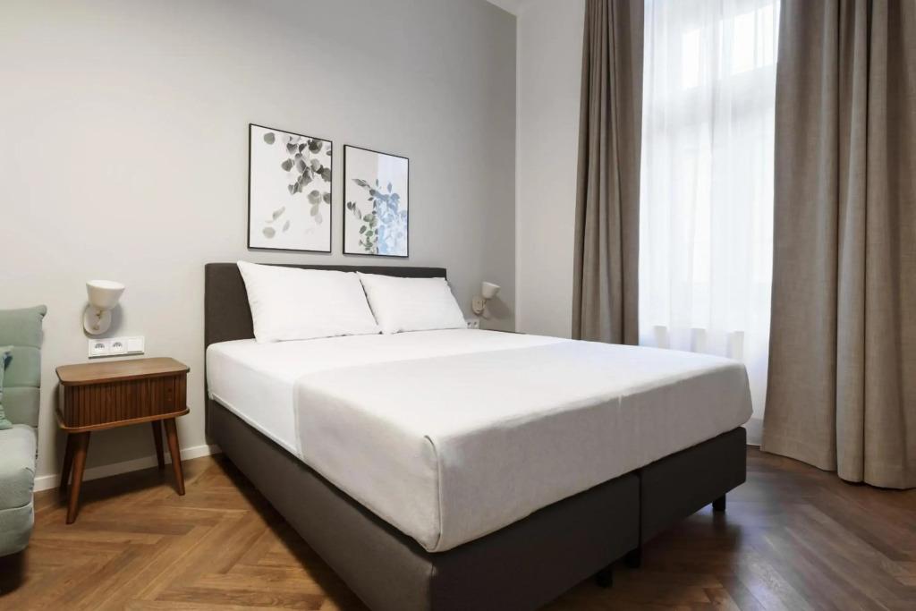 hotel image 16
