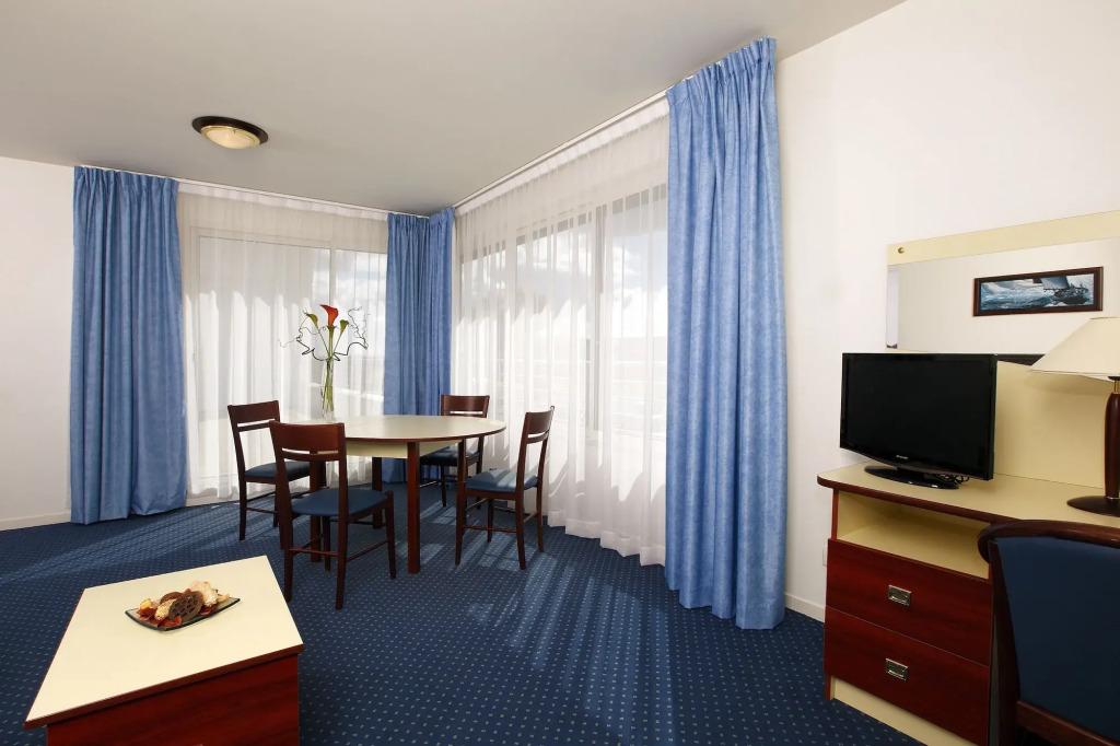 hotel image 10