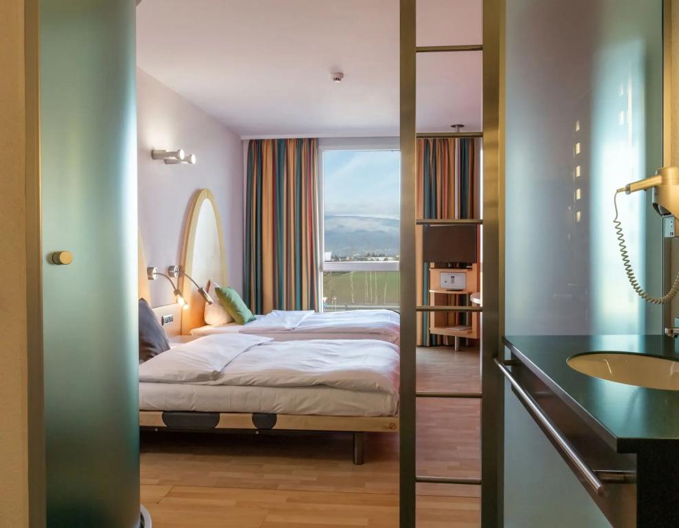 hotel image 10
