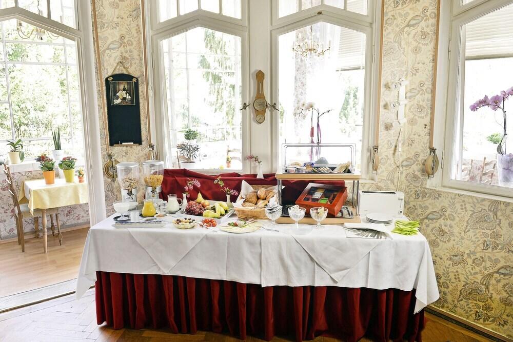 hotel image 10
