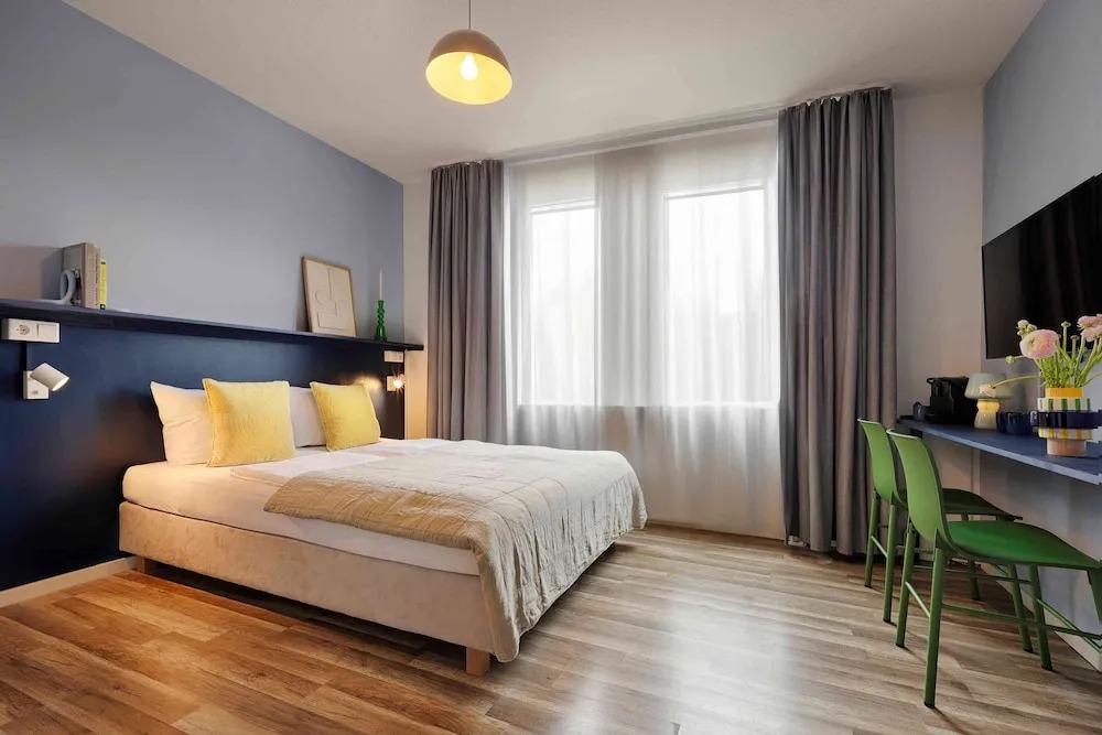 hotel image 9