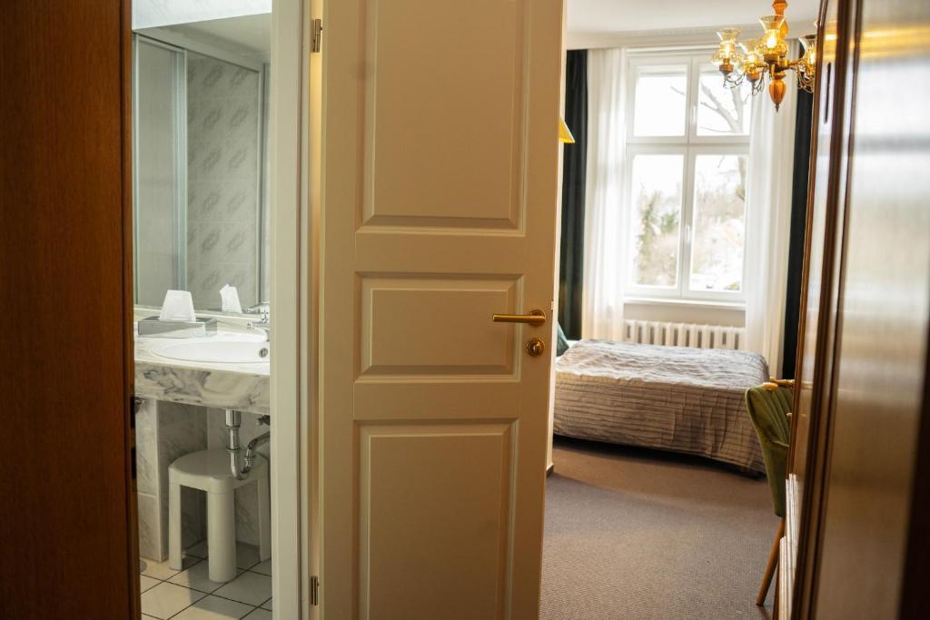 hotel image 13