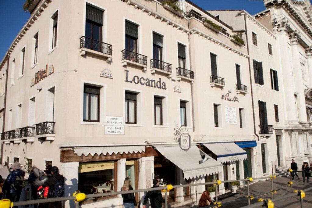 hotel image 12