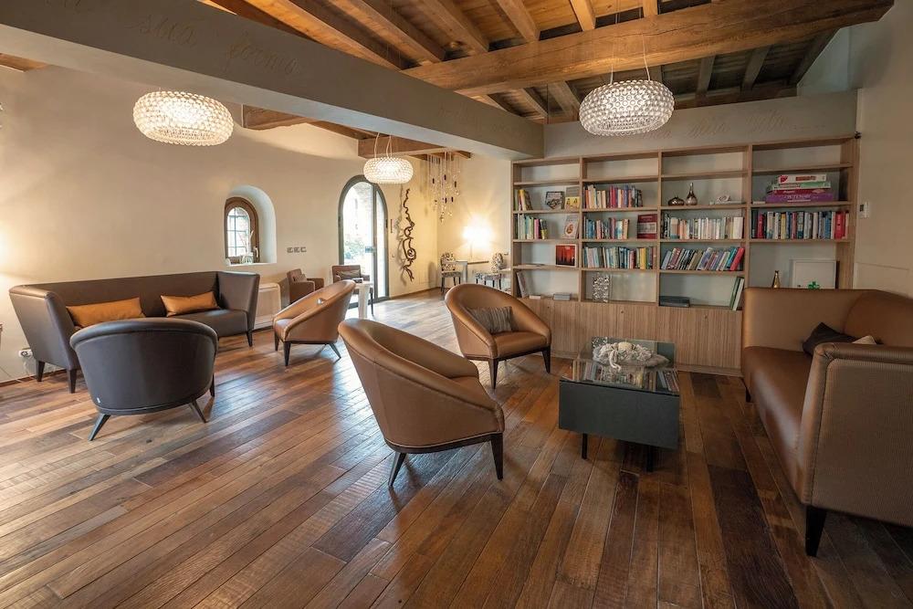 hotel image 12