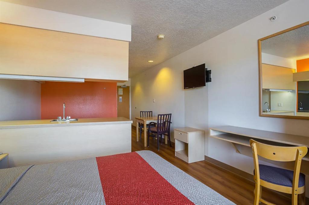 hotel image 13