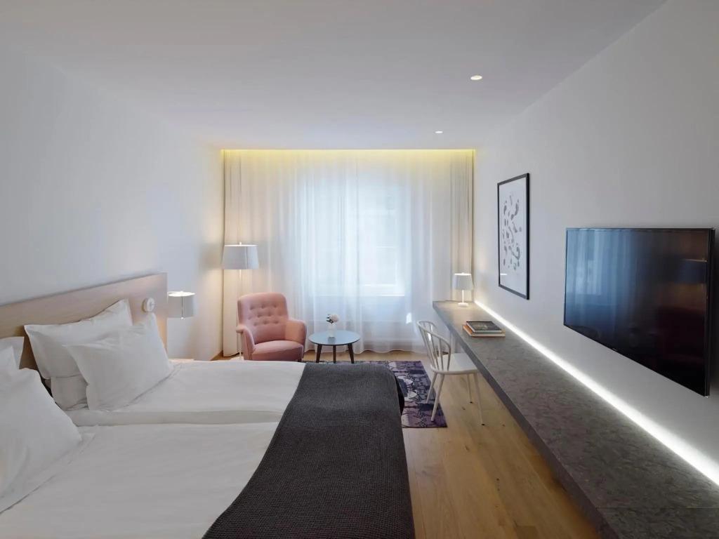 hotel image 9