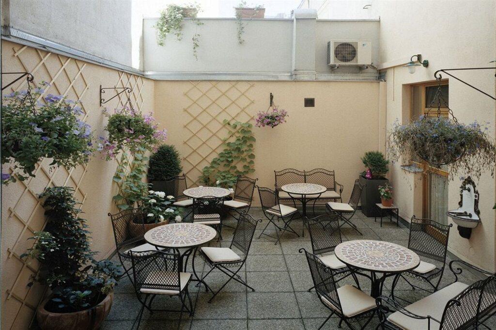 hotel image 16