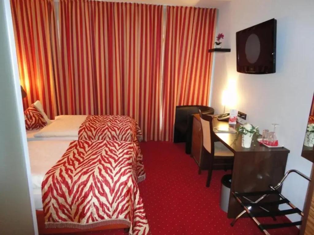 hotel image 16