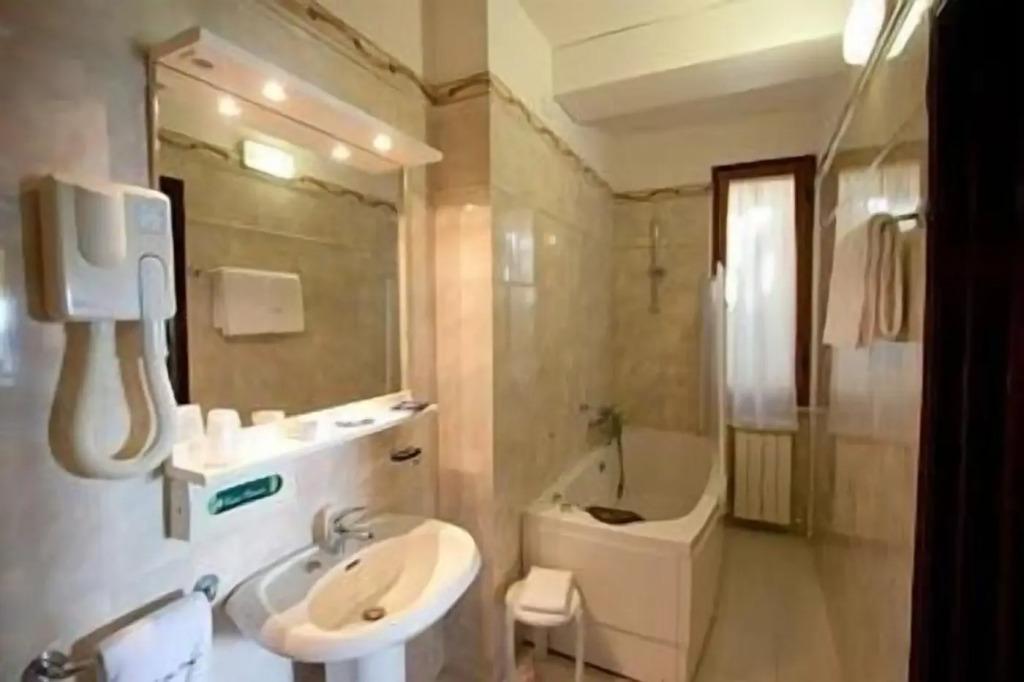 hotel image 16