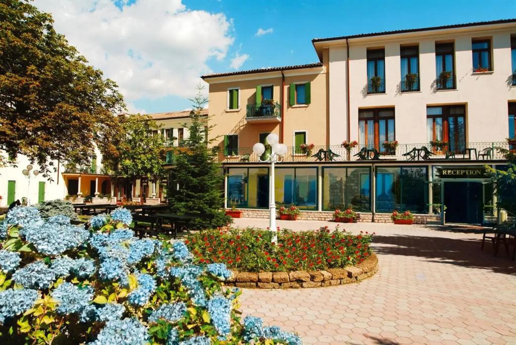 hotel image 16
