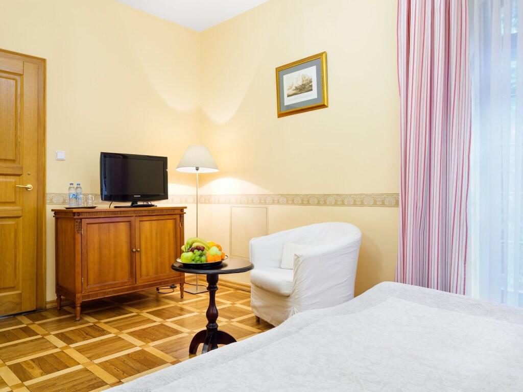 hotel image 10