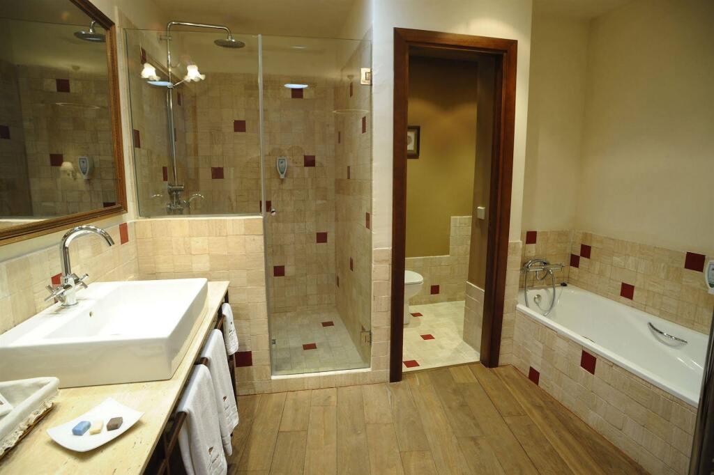 hotel image 16