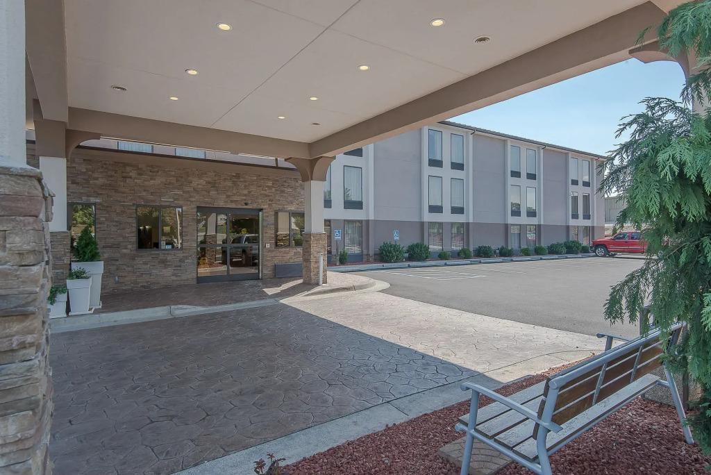 hotel image 1569