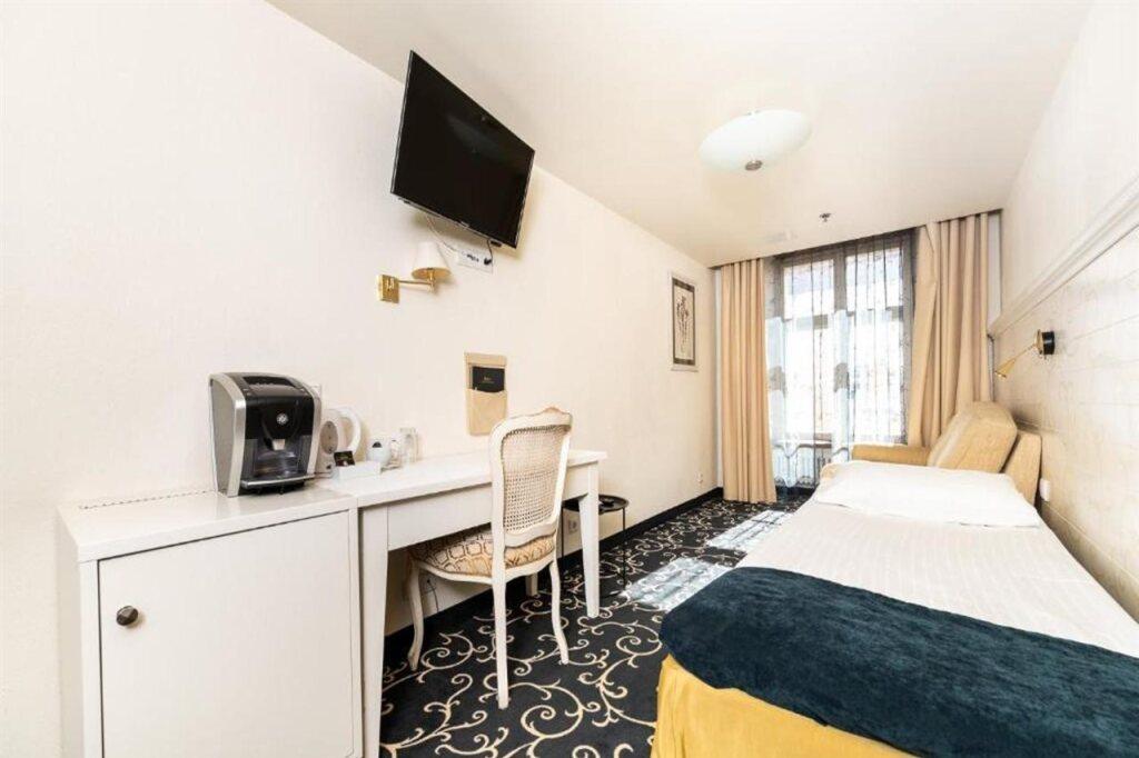 hotel image 10