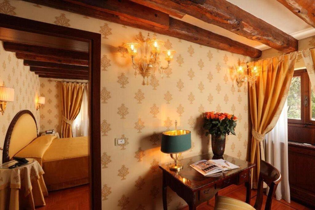 hotel image 11