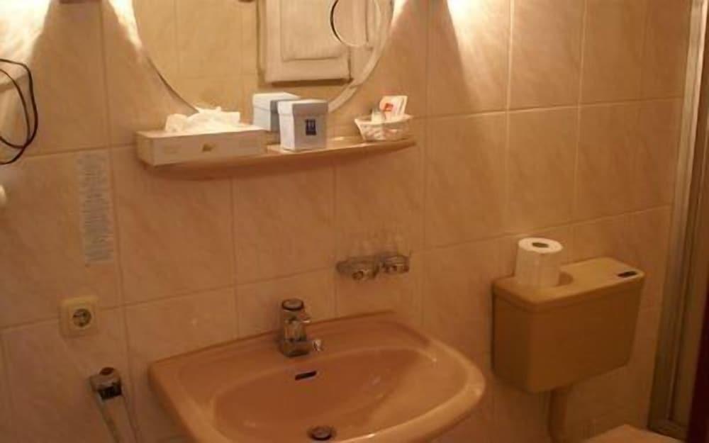 hotel image 13