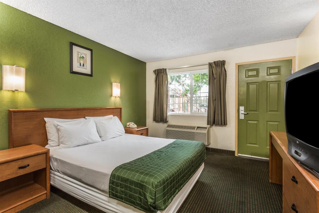 hotel image 16