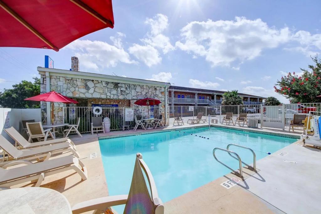 hotel image 9