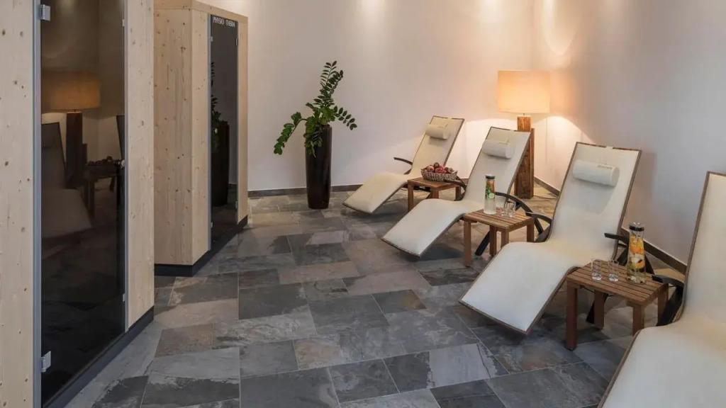 hotel image 9