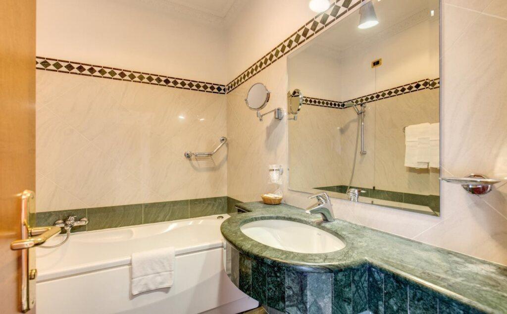 hotel image 10