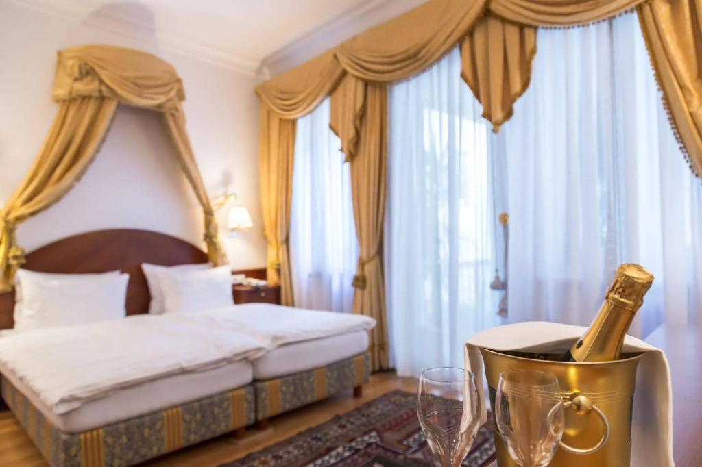 hotel image 12