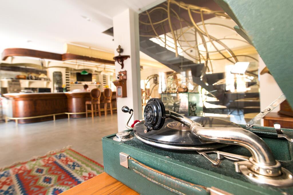 hotel image 16